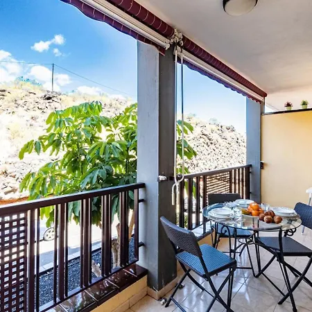 Peaceful One Bedroom Apartment *